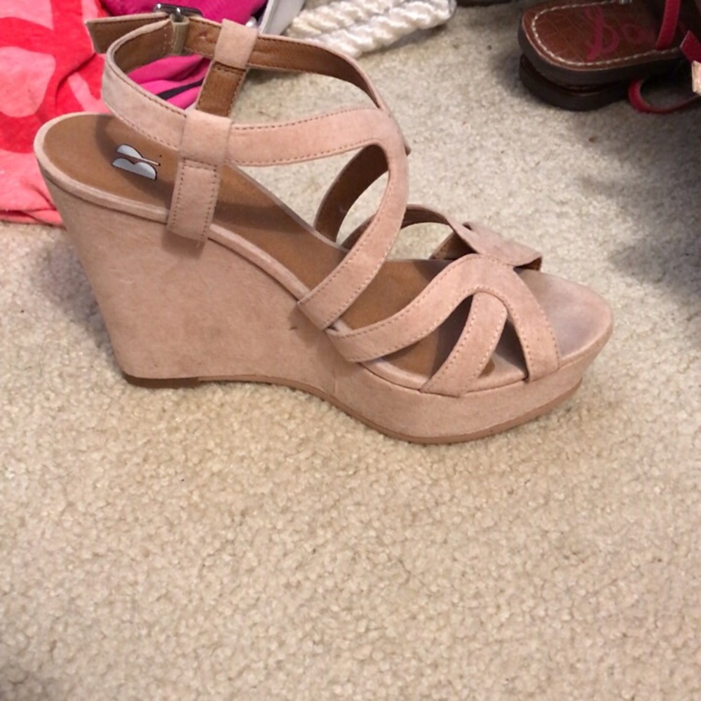 Tan wedges